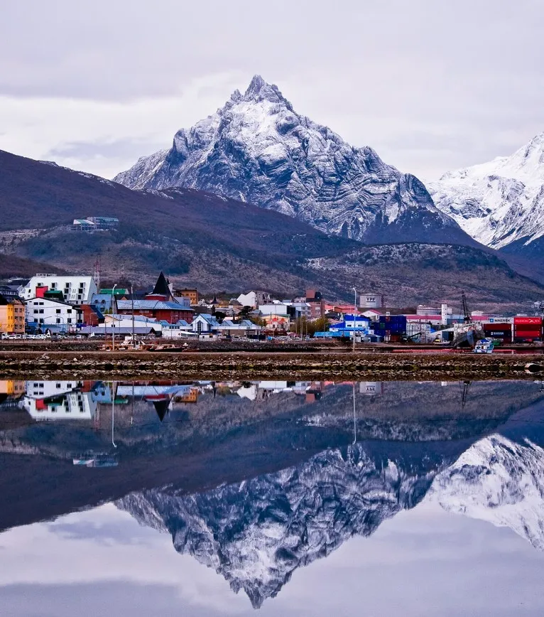 Monte Olivia y Glaciar de Agostini