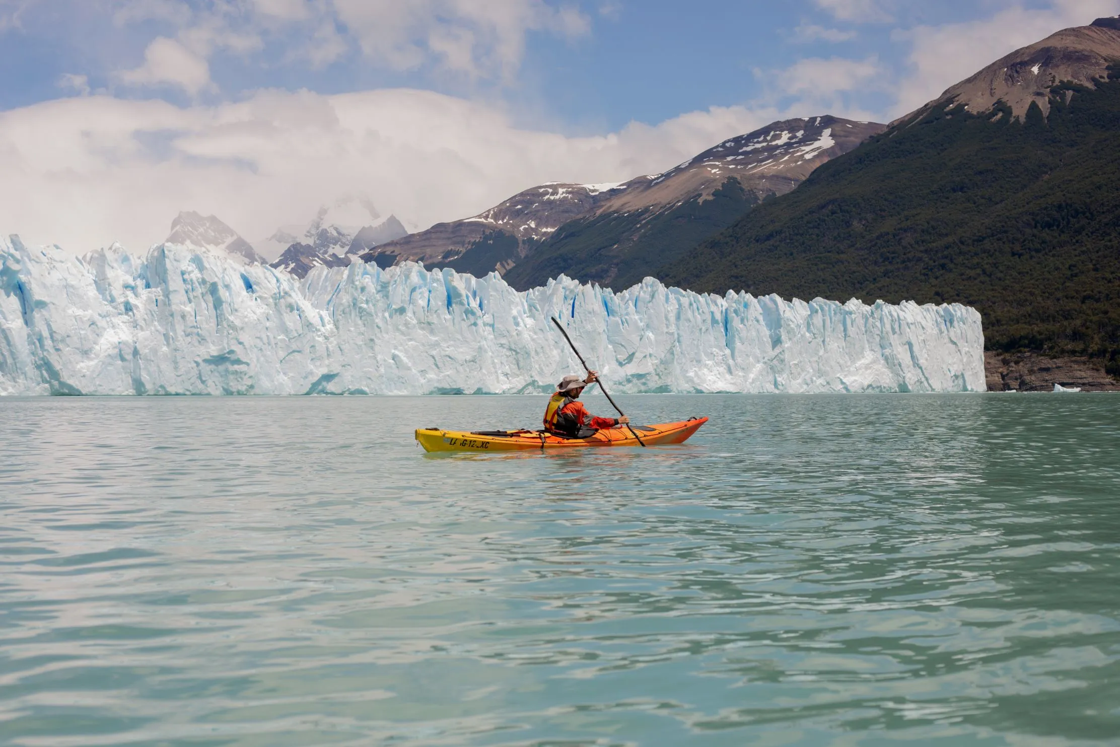 Navegación por el Lago Argentino